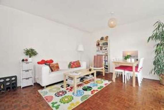 2 bedroom Flat for s...